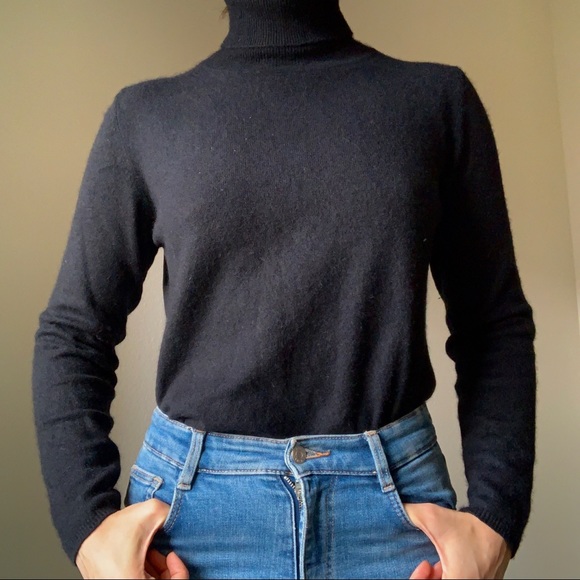 Valerie Stevens Sweaters - 100% CASHMERE Valerie Stevens Two Ply Turtleneck